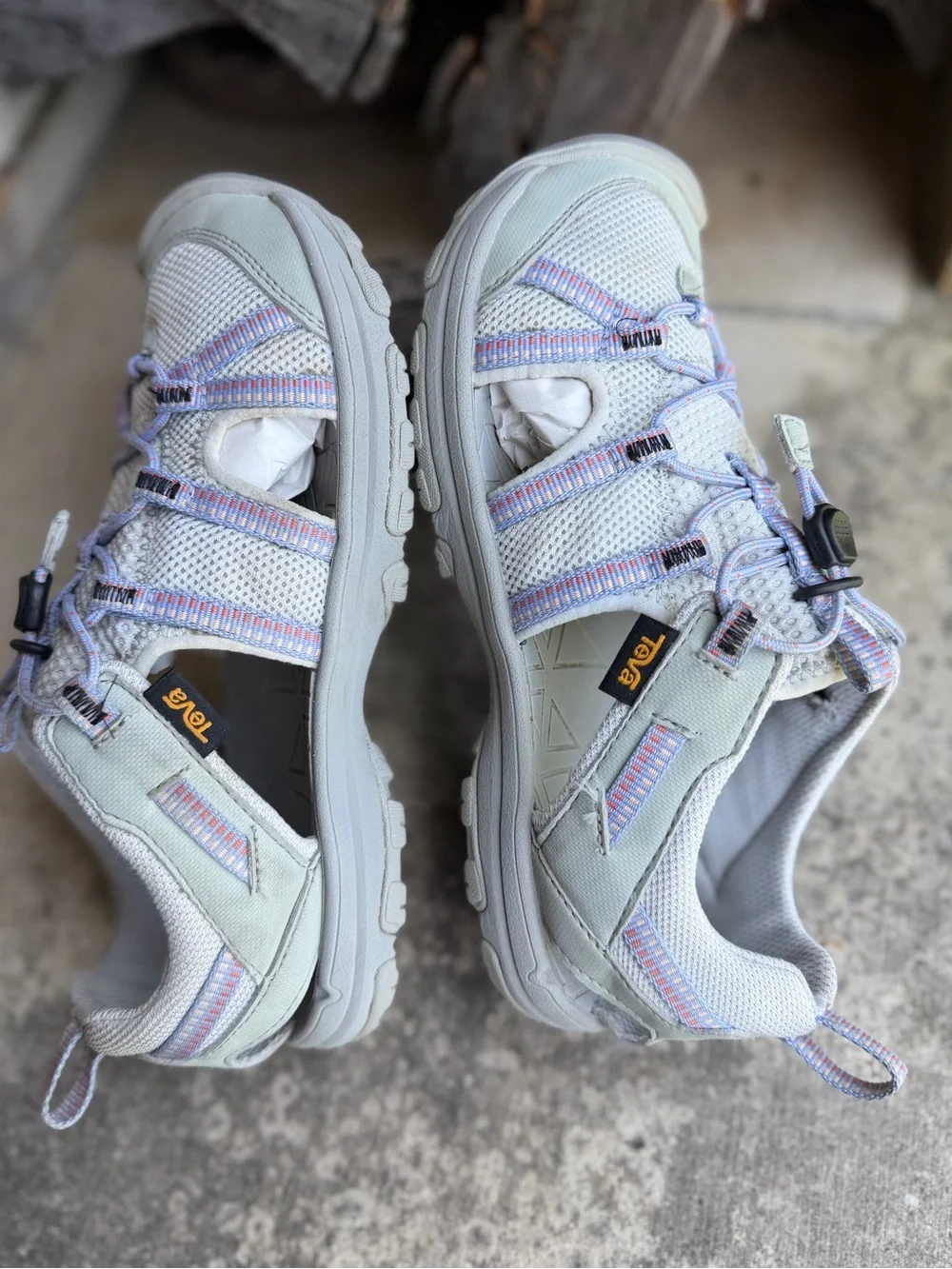 Teva kids Manatee Light Gray Sport Sandals with Pastel Stripe Webbing Sz-4.  F